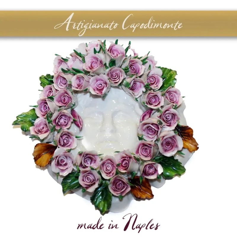 MASCHERA DI VENERE DECORATA CON BOCCIOLI DI ROSE